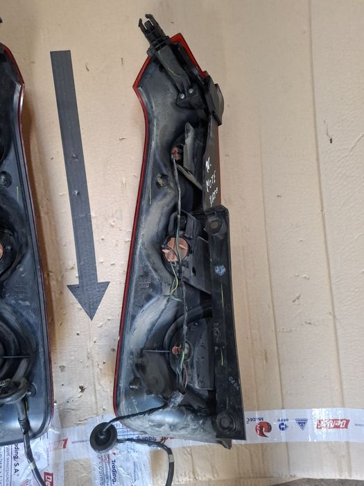 2Farolins tras Esq°e Drt° Nissan Note E 11 originais