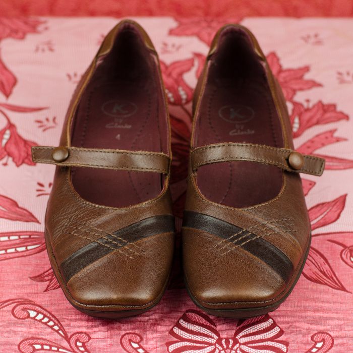 Кожаные фирменные балетки Clarks с ремешком 36,5-37р. 23,5 см.