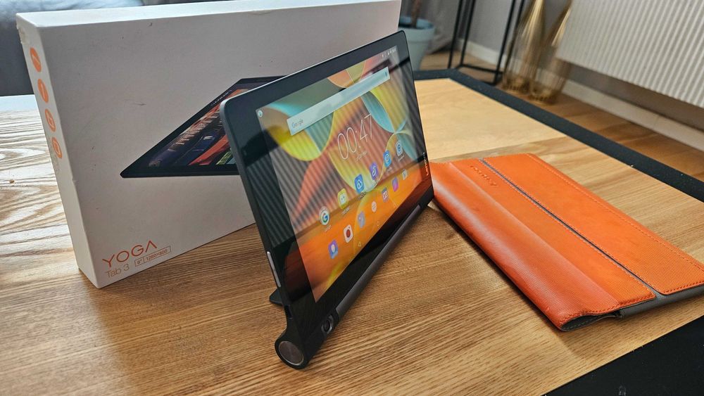Lenovo YOGA Tab 3  8"