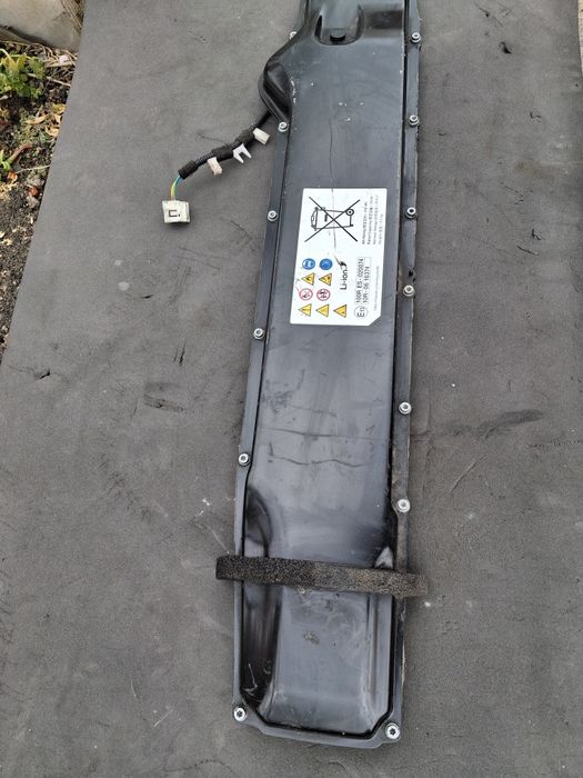 Батарея Mazda, в хорошому стані, Mazda CX5 II Lift 2023, є 2 шт