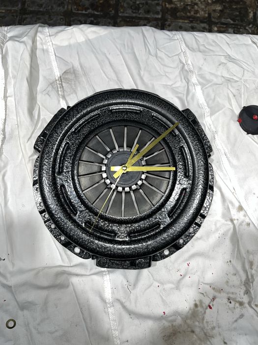 Продам Годиник для авто любителів