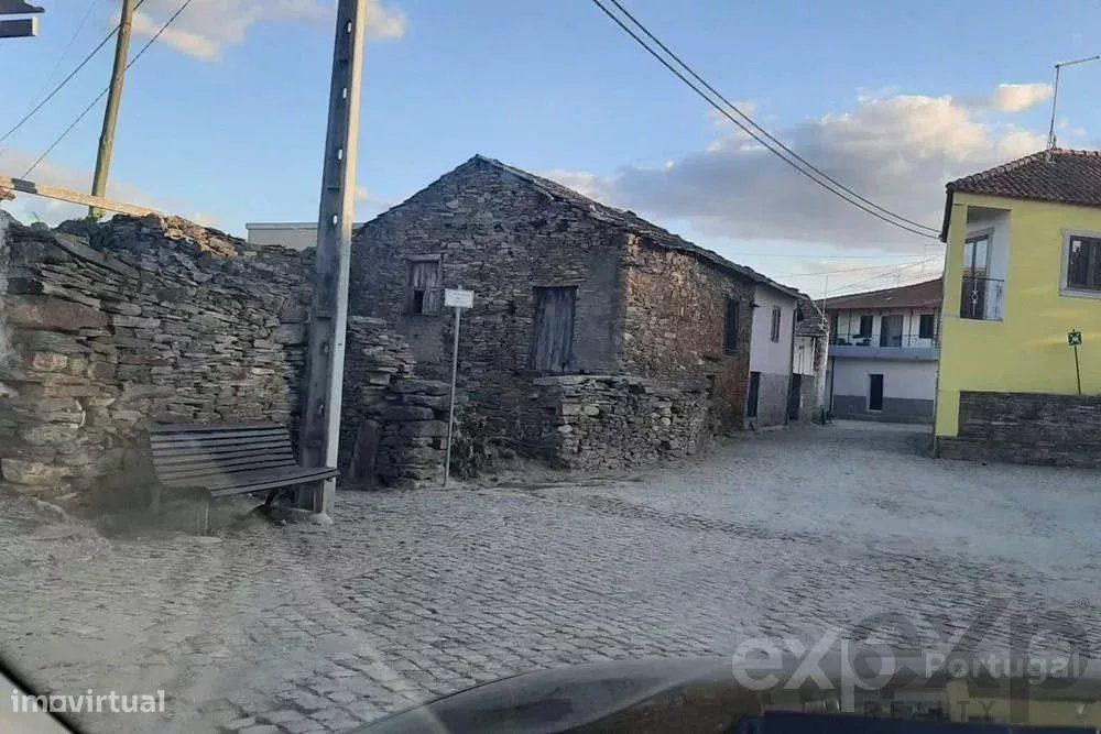 Casa de pedra em São Salvador, Mirandela