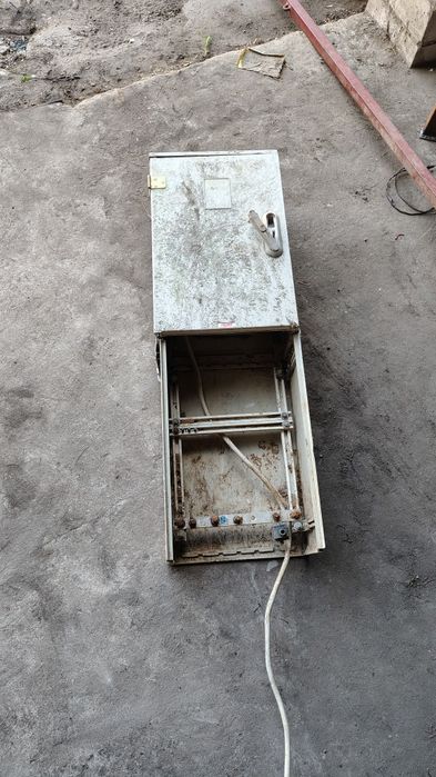 Skrzynka elektryczna budowlana