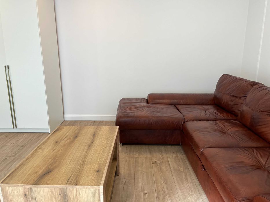 Sofa naroznik z funkcja do spania naturalna skóra
