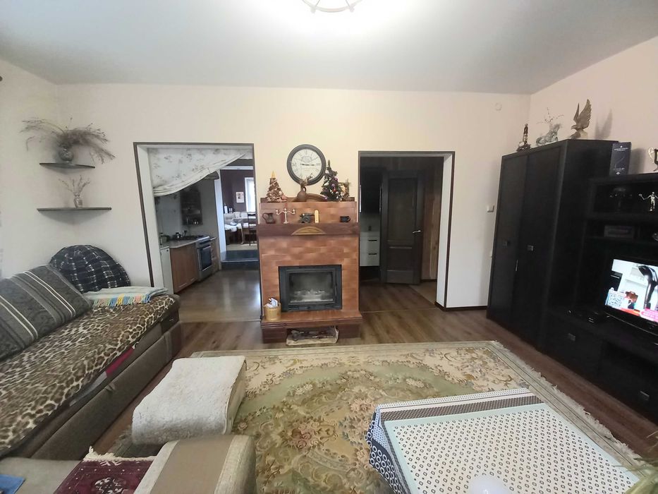 Продається 2-поверховий будинок у смт. Великодолинське (СК "Схід").