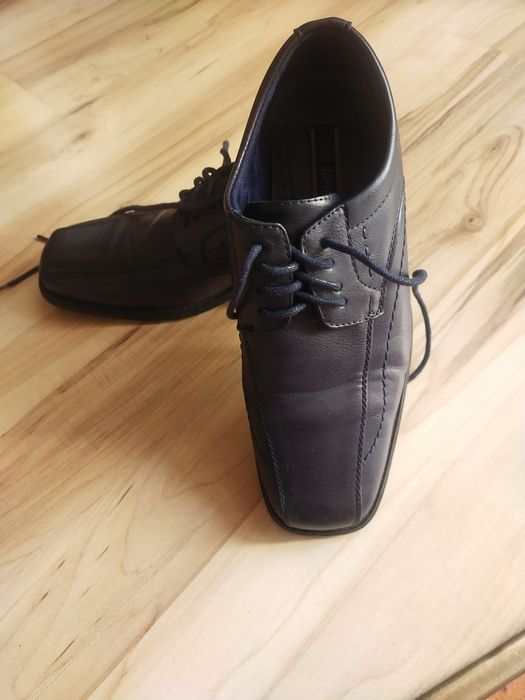 Buty chłopięce granatowe wyjściowe