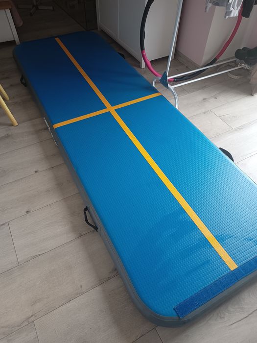 Air mata do akrobatyki