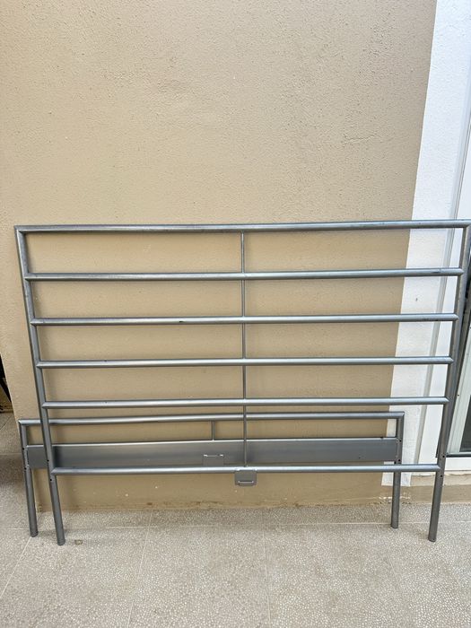Vendo cama em ferro 140 x 200 (IKEA)