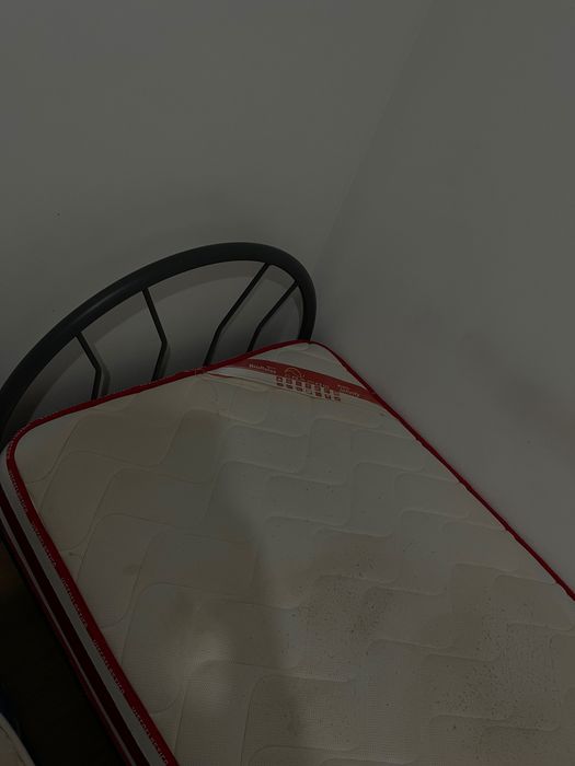 Cama solteira com colchão