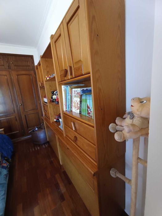 Móvel e cama de criança