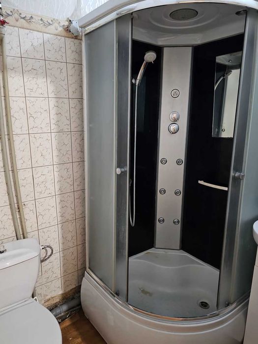 Продам квартиру на пр. Нигояна. Сталинка! Газ. котел! Отдельный вход!