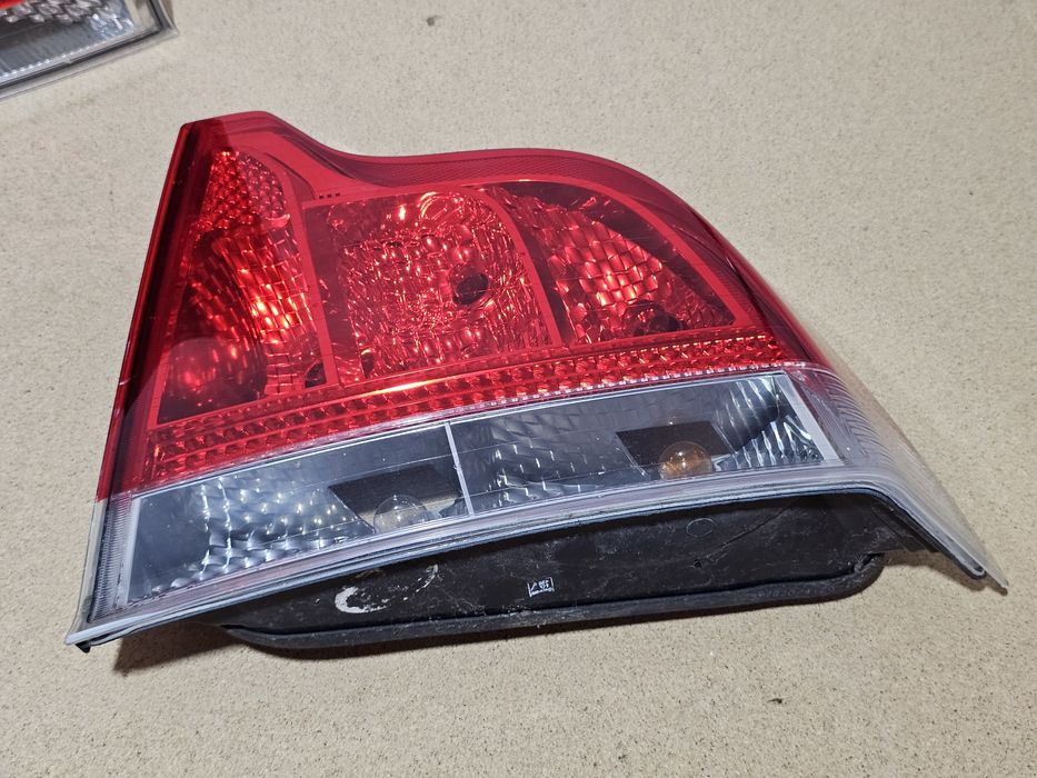 Lampa tylna lewa lub prawa Volvo S60 2004 do 2008