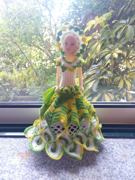 barbie com vestido de renda