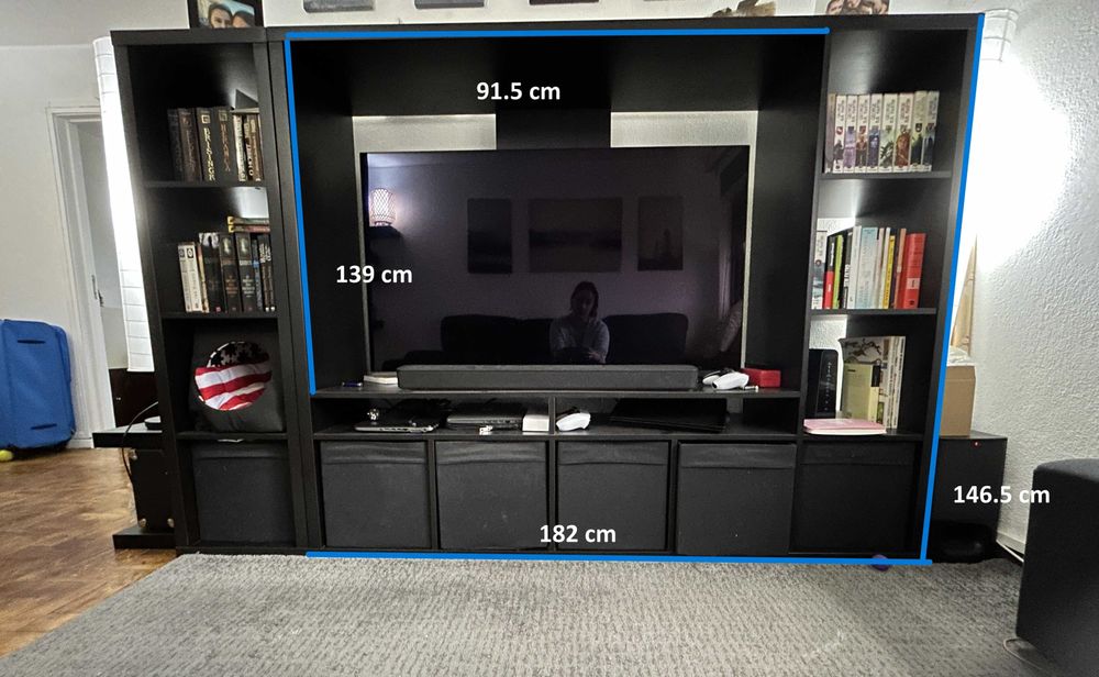 Muevel de Sala para TV Preto com espaço para arrumação.