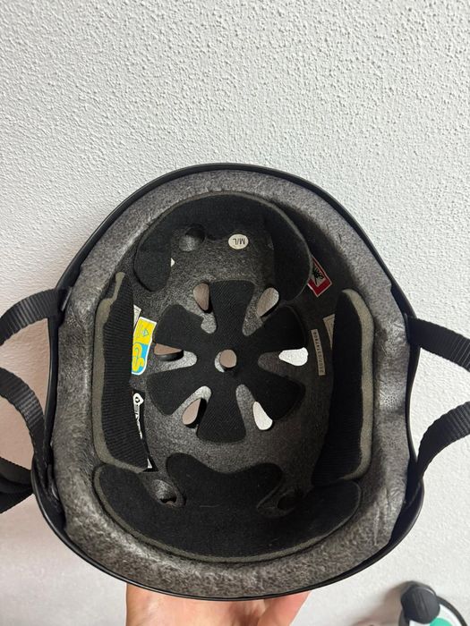 Protecção capacete, joelheiras