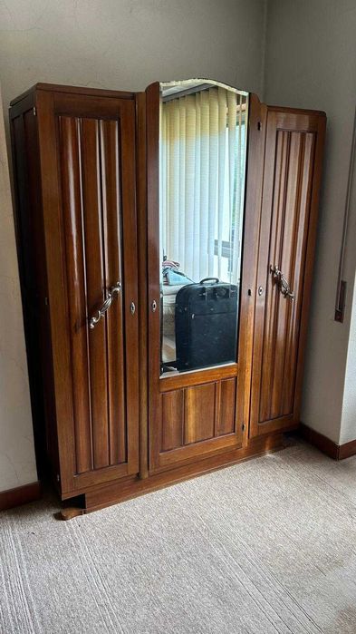 Vende-se quarto completo