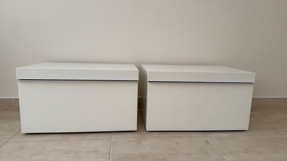 Mesas de Cabeceira BoConcept (Conjunto de 2) – Brancas, Design Moderno