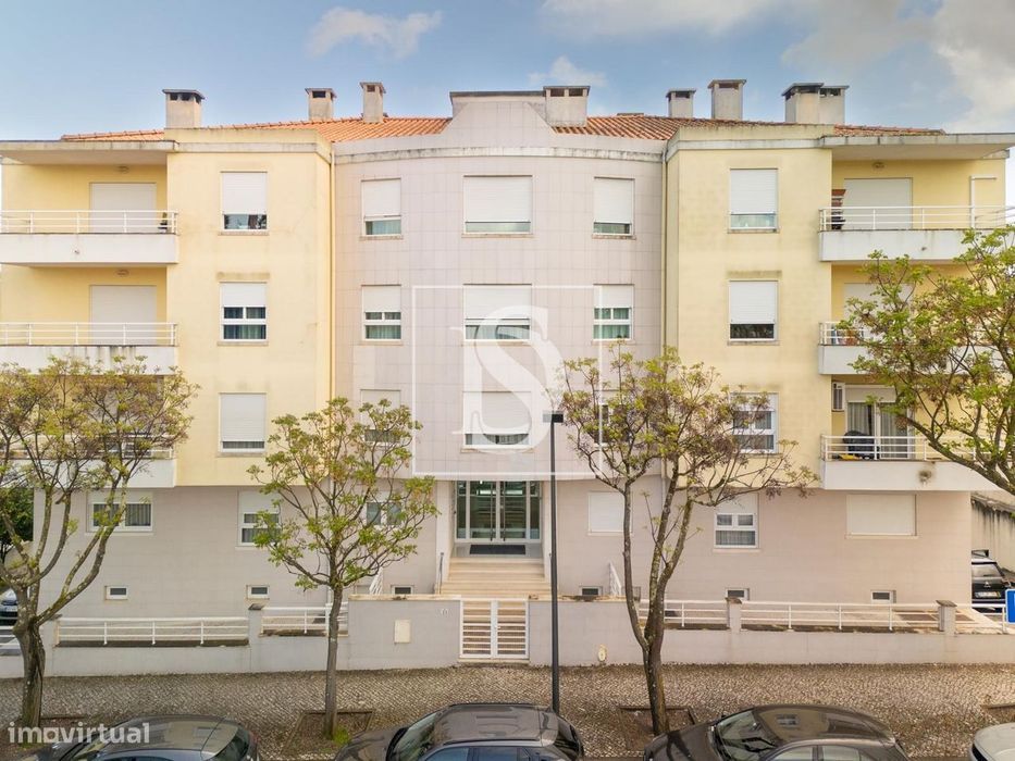 Apartamento T4  Condomínio Privado - Entroncamento — Nossa Senhora de Fátima, Santarém