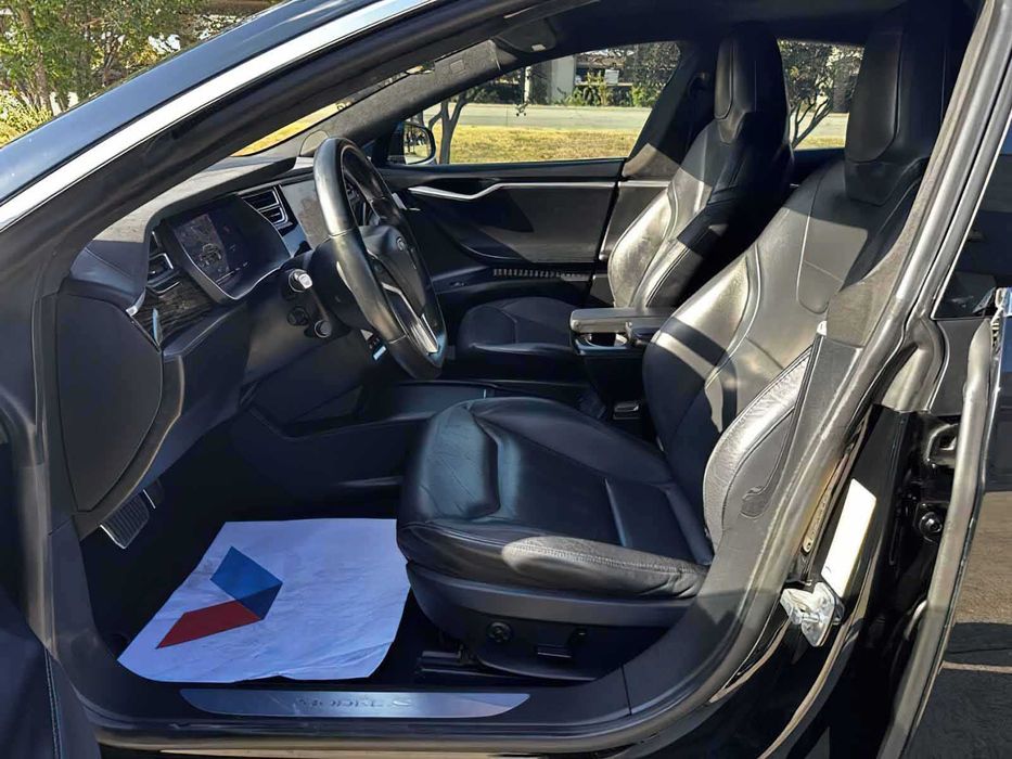 Tesla Model S P100D      2016