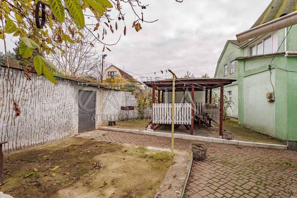 Продаж будинку ХОТІВ 10 СОТОК