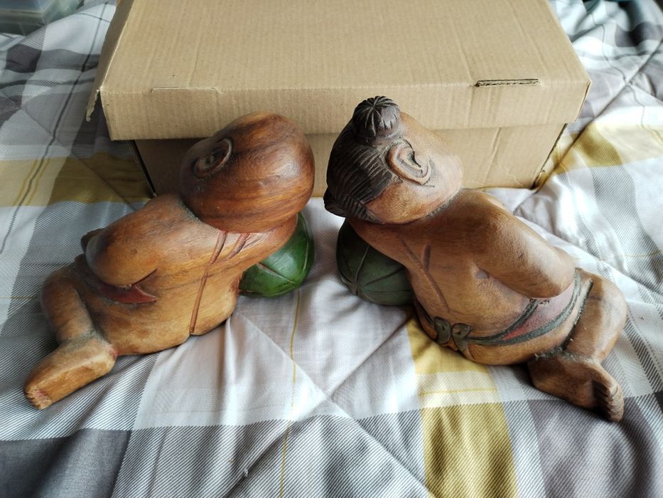 Buddha's a dormir em madeira maciça