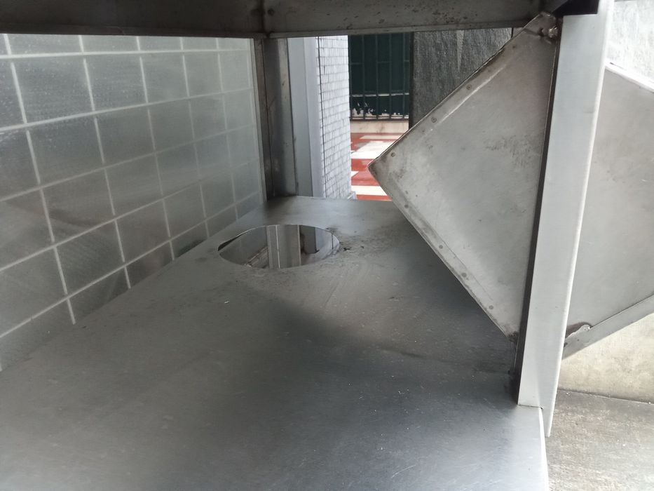 Bancada em inox para máquina de café