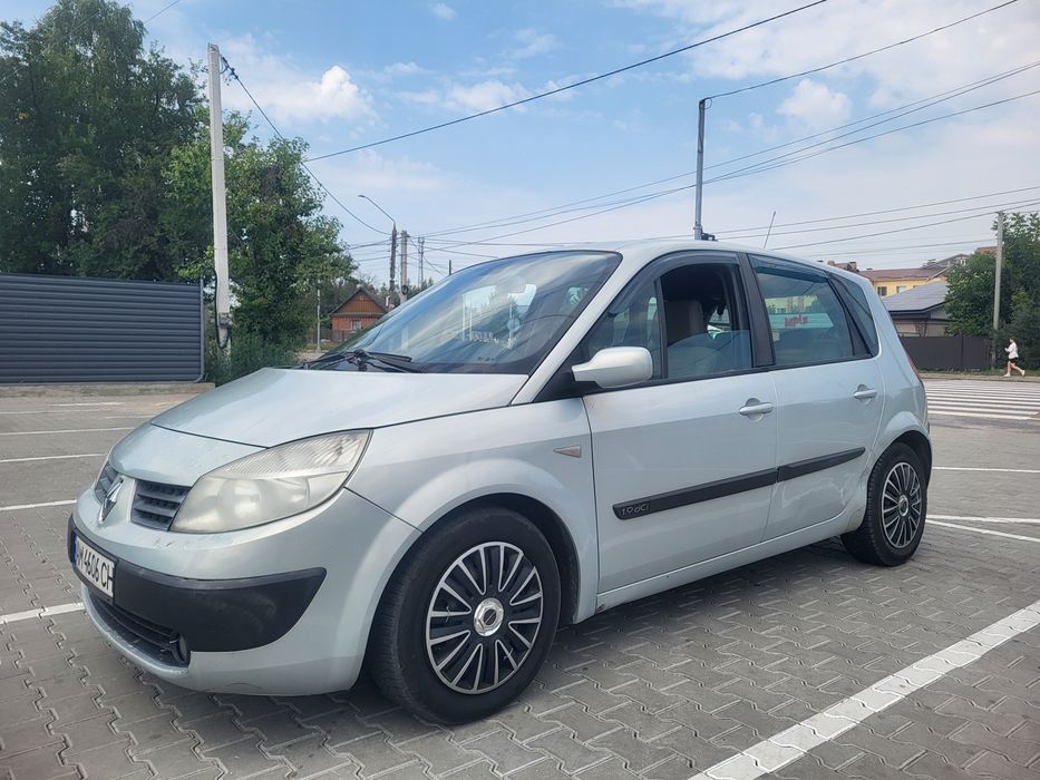 Renault Scenik      .