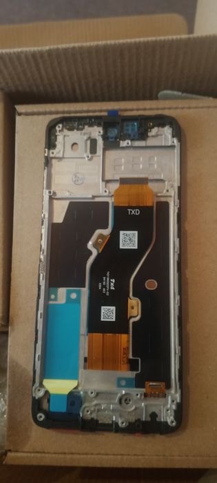 Дисплей infinix smart 8 plus x65 26 чорний плюс рамка