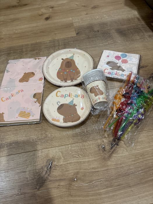 Набір для святкування дня народження з капібарою