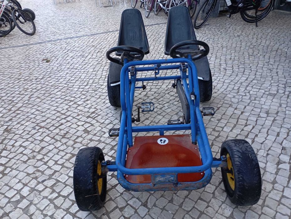 Carrinho a pedal