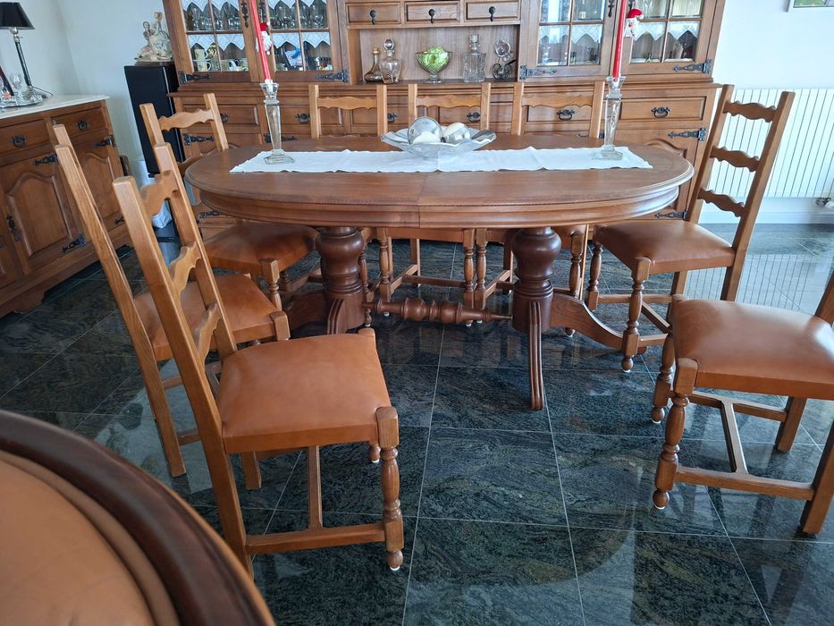 Mesa oval extensivel