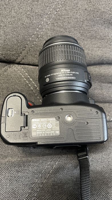 Крутий фотоапарат NIKON D3100