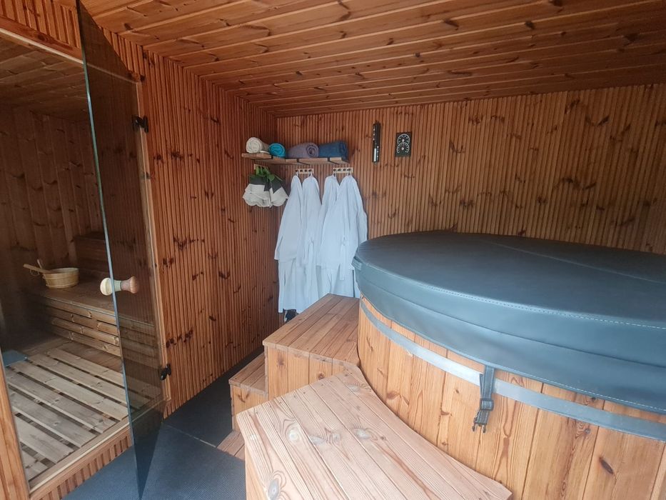 Nowoczesny domek w lesie • Jacuzzi • Balia • Sauna • Taras • Prywatne SPA