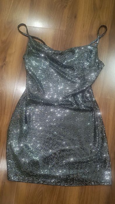 Vestidos variados p/ senhora 5€ cada (todos 15€)
