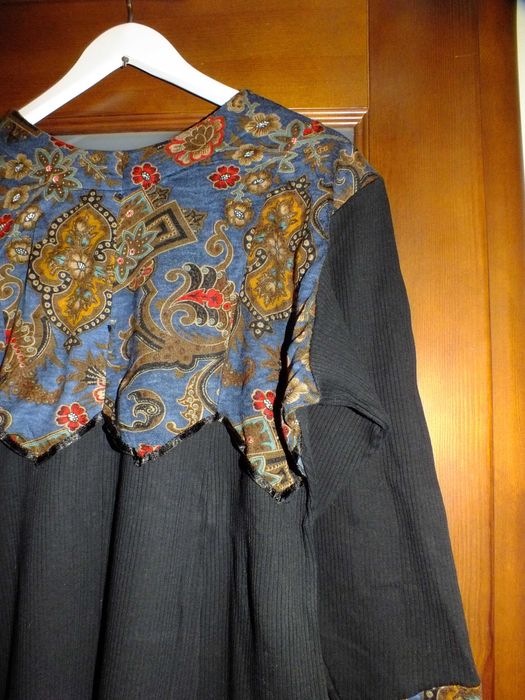 Sukienka czarna z wzorem