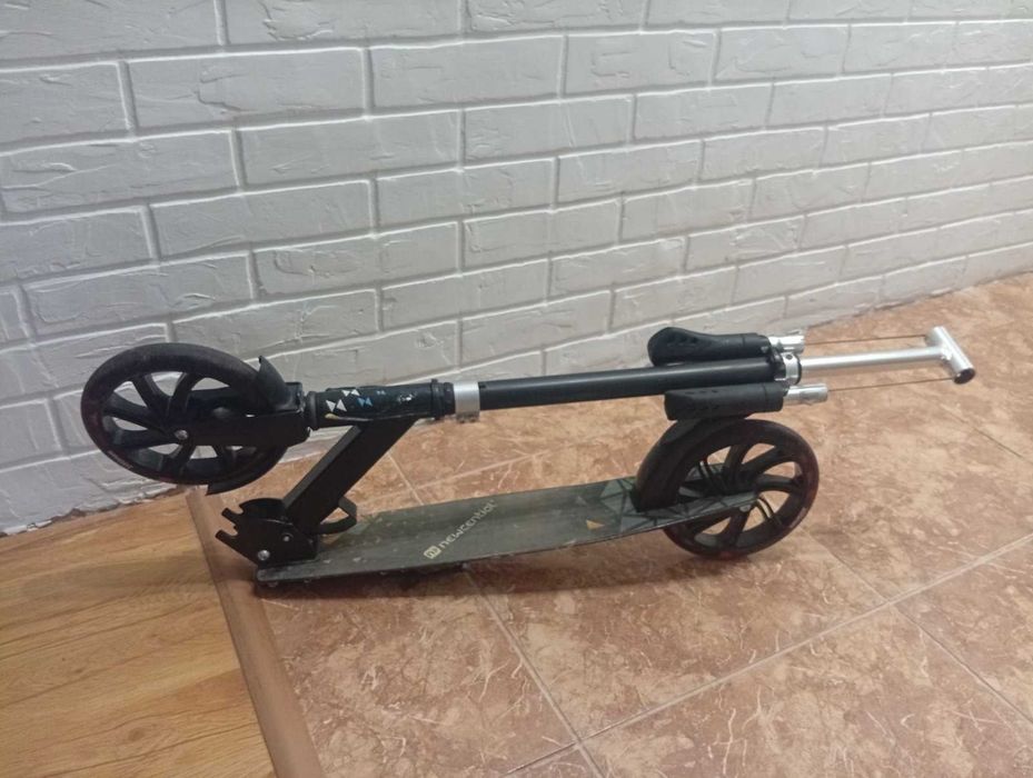 Дитячий двоколісний самокат