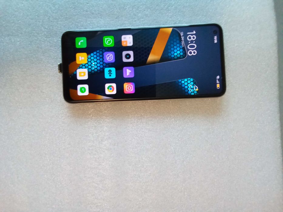 Телефон Realme 8. Идеальное состояние