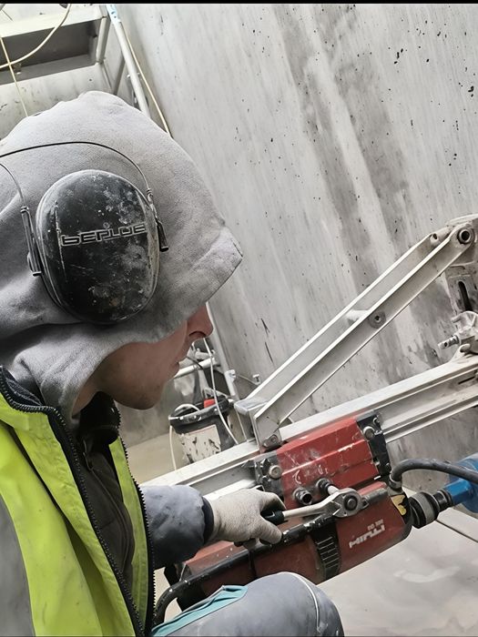 Wiercenie otworów przewierty odwierty cięcie betonu ścian wycięcie