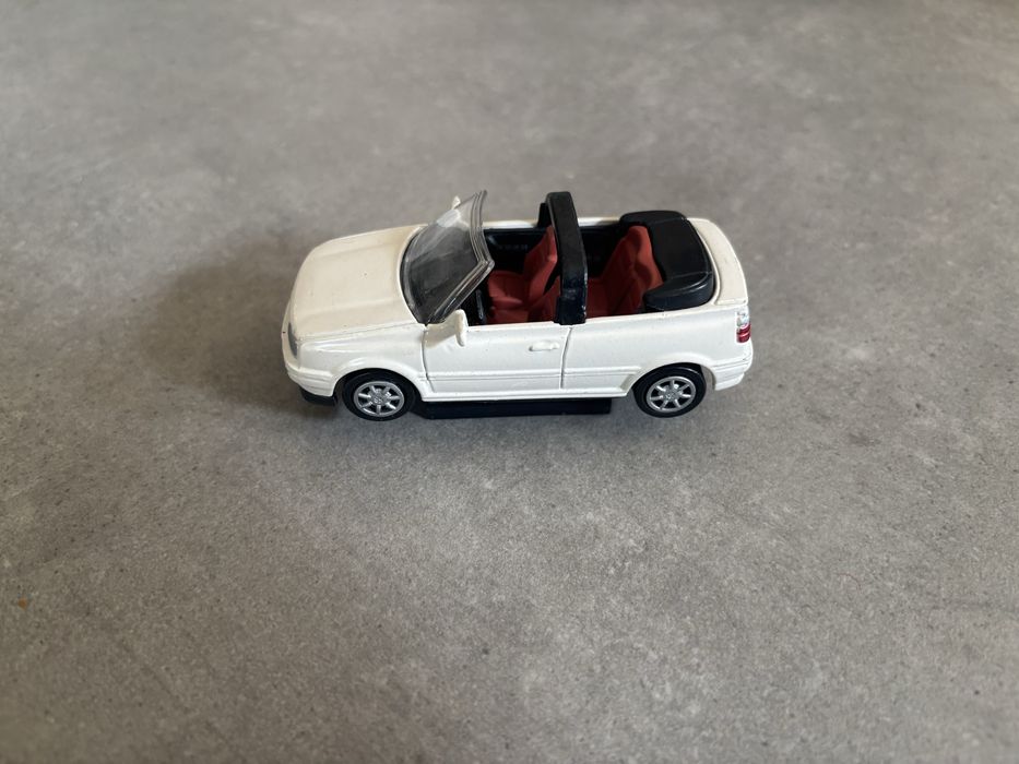 Model New Ray skala 1/43 VW Volkswagen Golf 3 Cabriolet