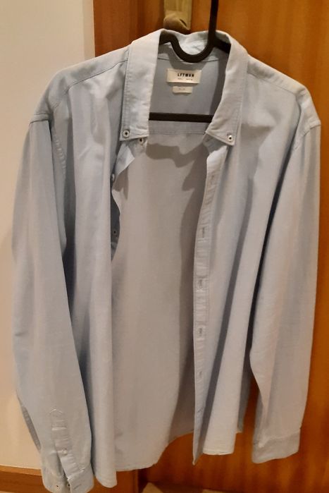 Camisa de homem azul bebé