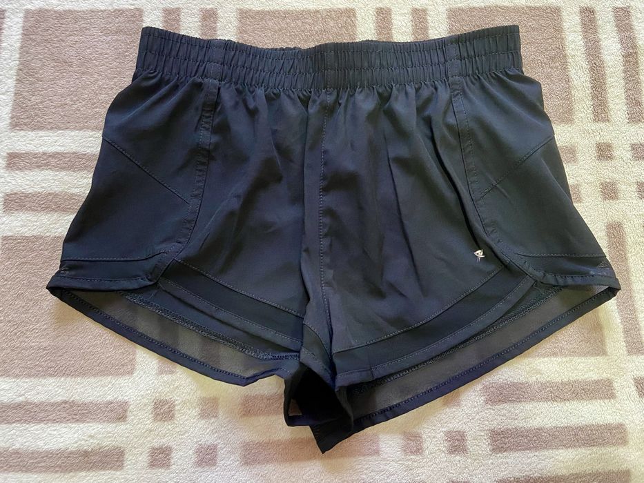 Брендові шорти Work out. Розмір s (10-12)