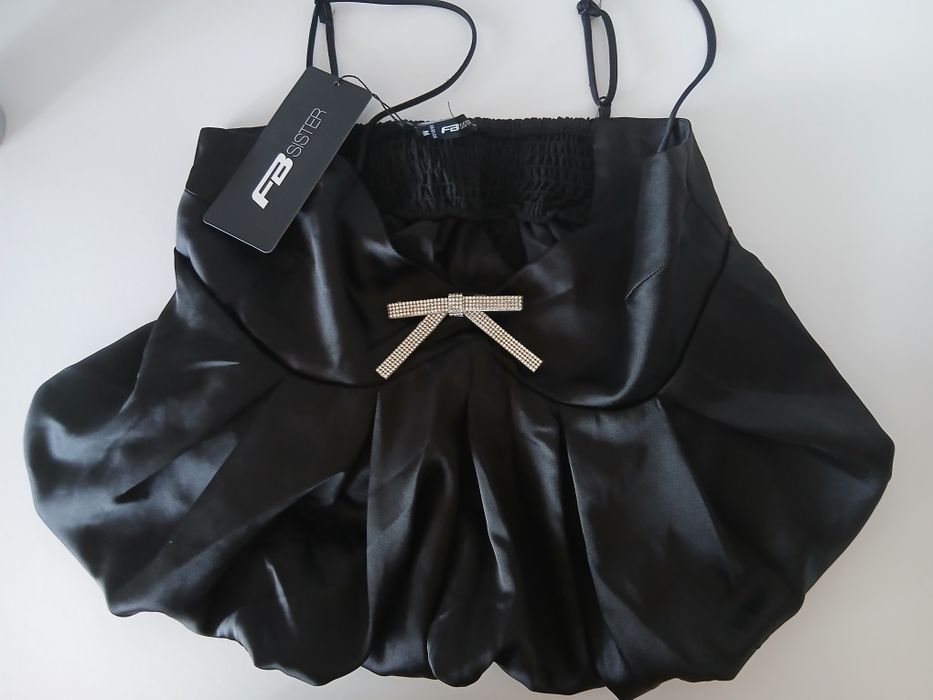 Satynowy top nowy M