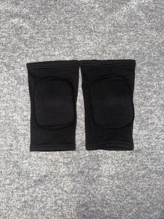 Детские наколенники для художественной гимнастки и танцев