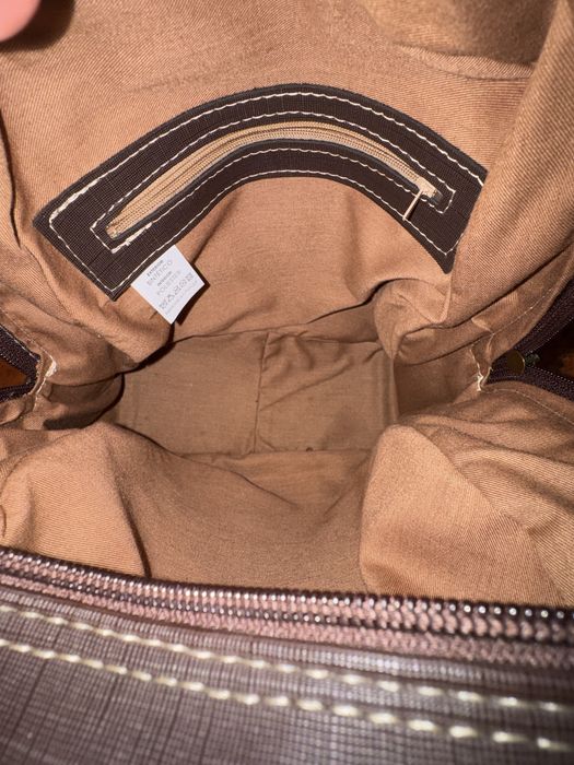 Mochila castanha usada uma vez