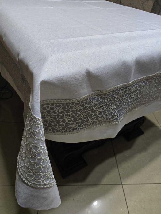 obrus 220x150 jasny krem ,plamoodporny,mieniacy+HAFTY wyprz