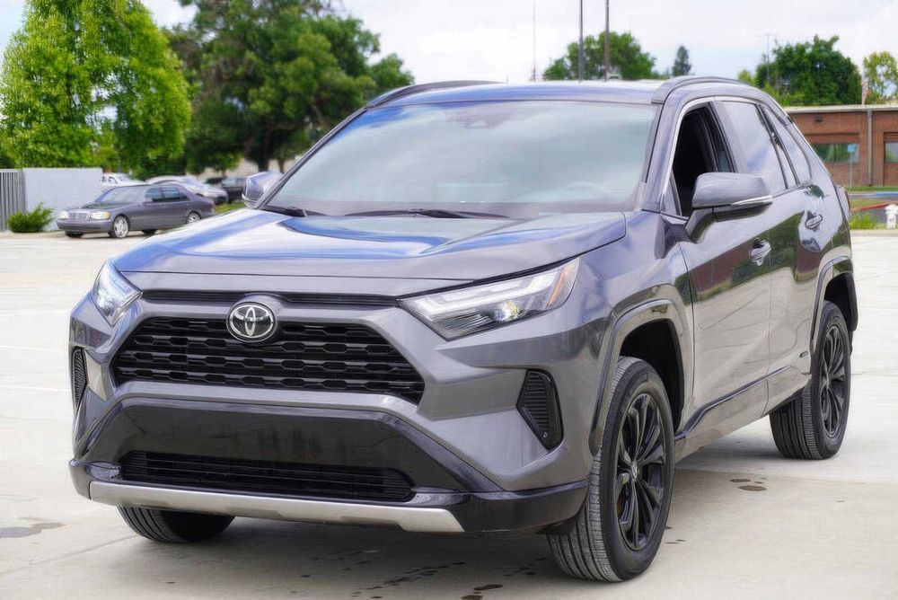 Toyota Rav4 Hybrid      2022
