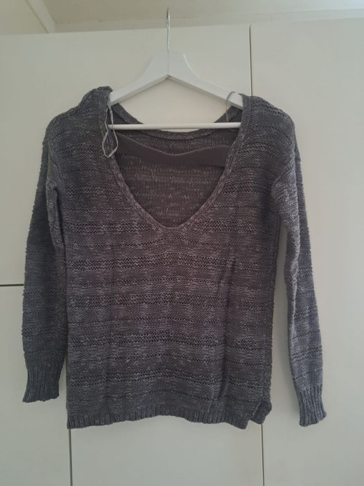 Camisola cinzenta de malha da marca Double Agent