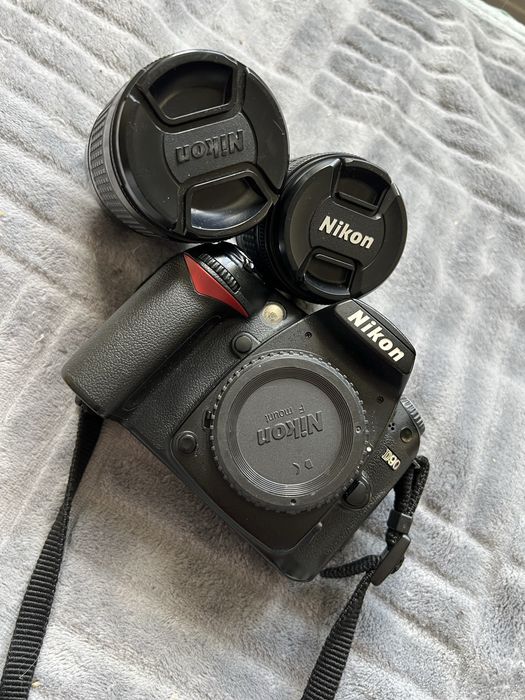 Фотоапарат Nikon d 90 і 2 обʼєктиви