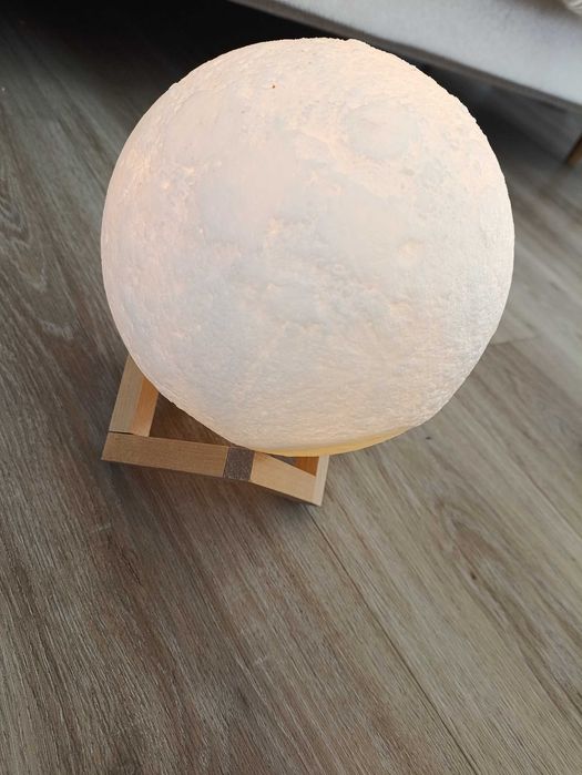 Lampka nocna księżyc