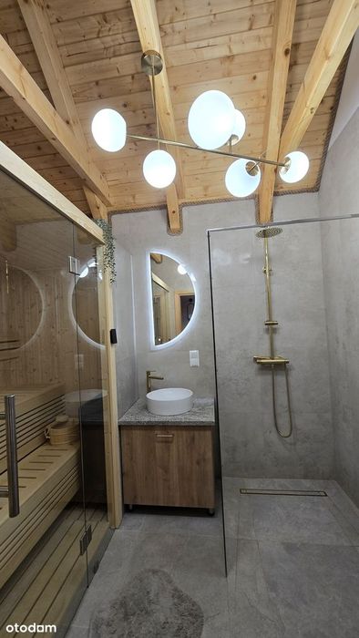Dom szeregowy nad jeziorem 2poziomy